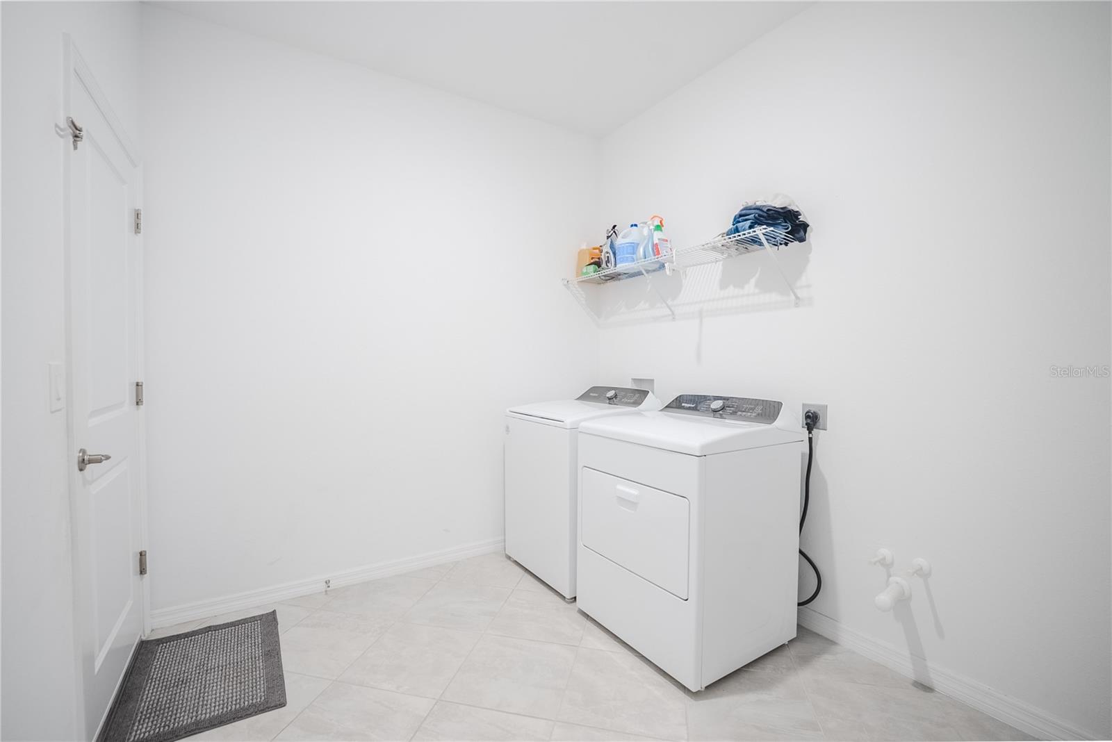 CALESA TOWNSHIP ROAN HILLS - Residential