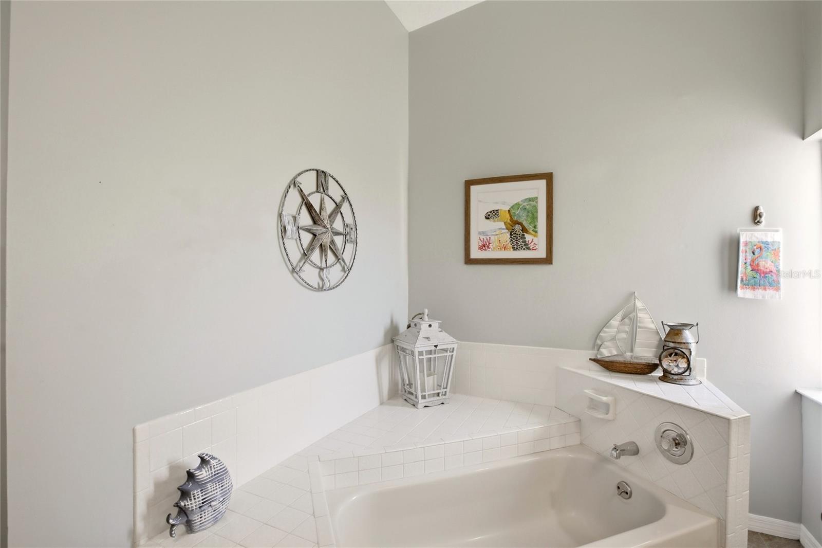 PARADISE GARDEN VILLAS PH 10 - Residential