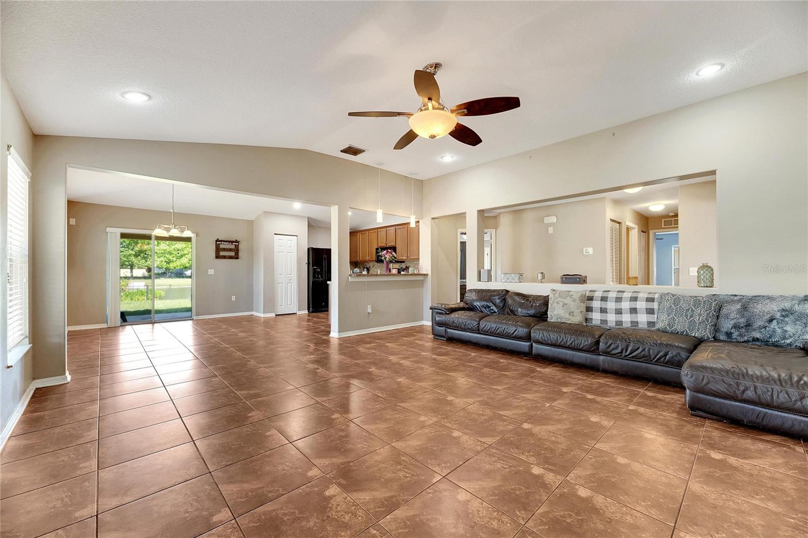 5204 MOON SHELL DRIVE