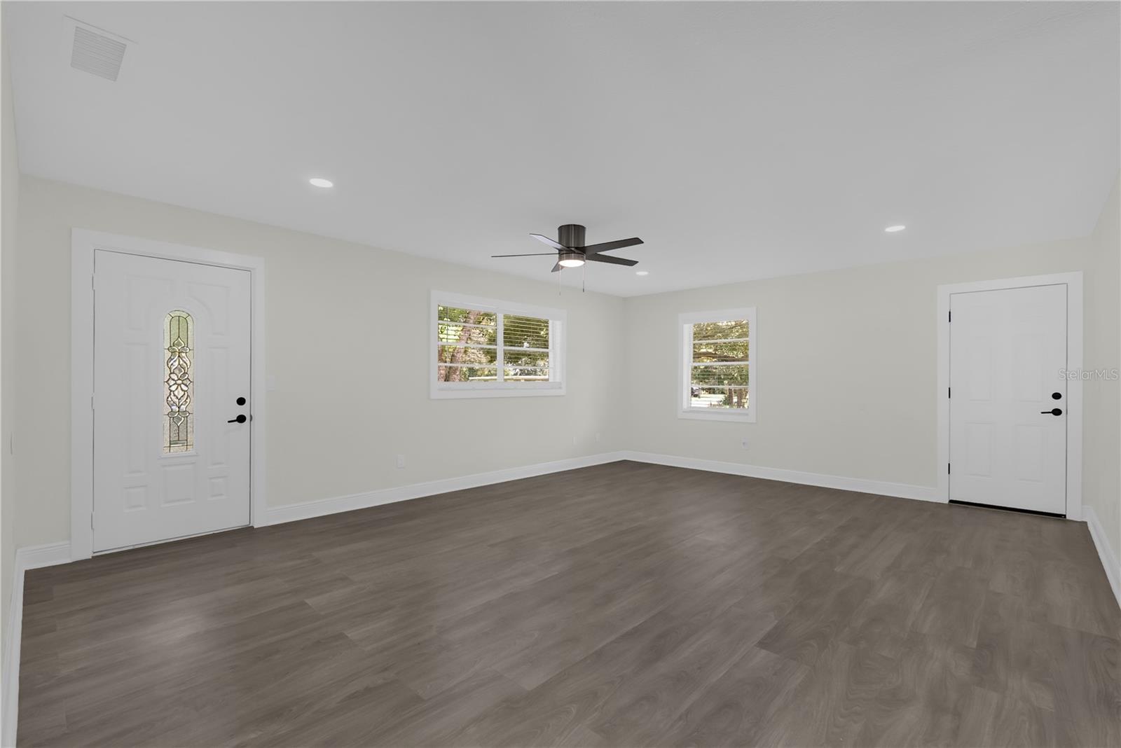 LAKE BARTON SHORES - Residential Lease