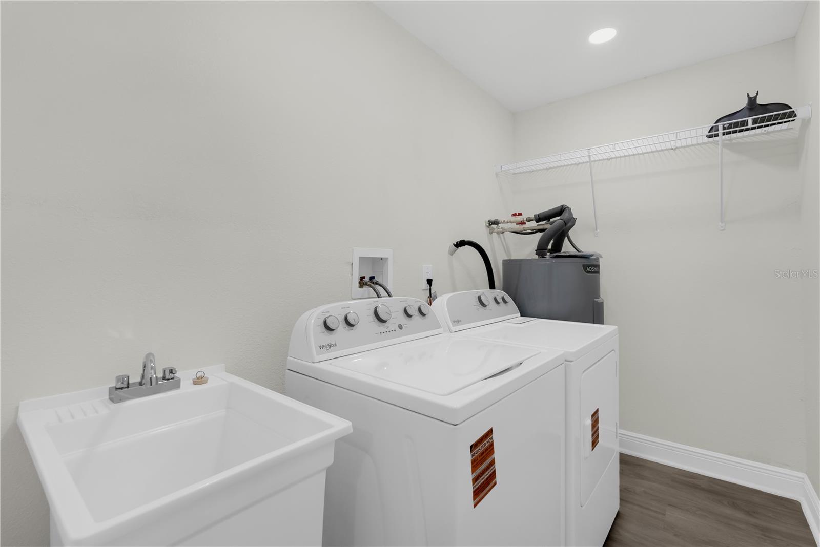 LAKE BARTON SHORES - Residential Lease
