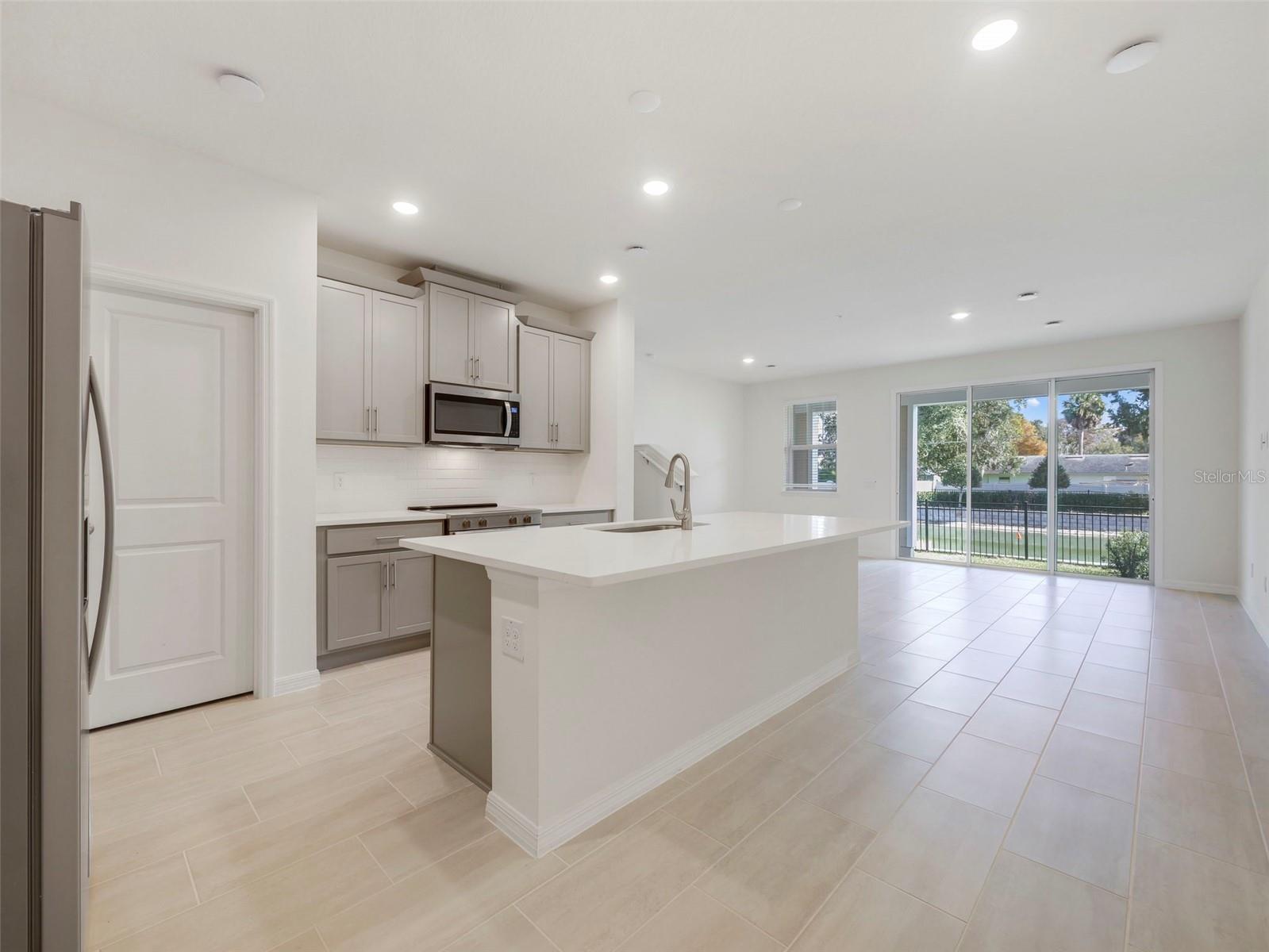 547 SOUTHERN EDGE WAY