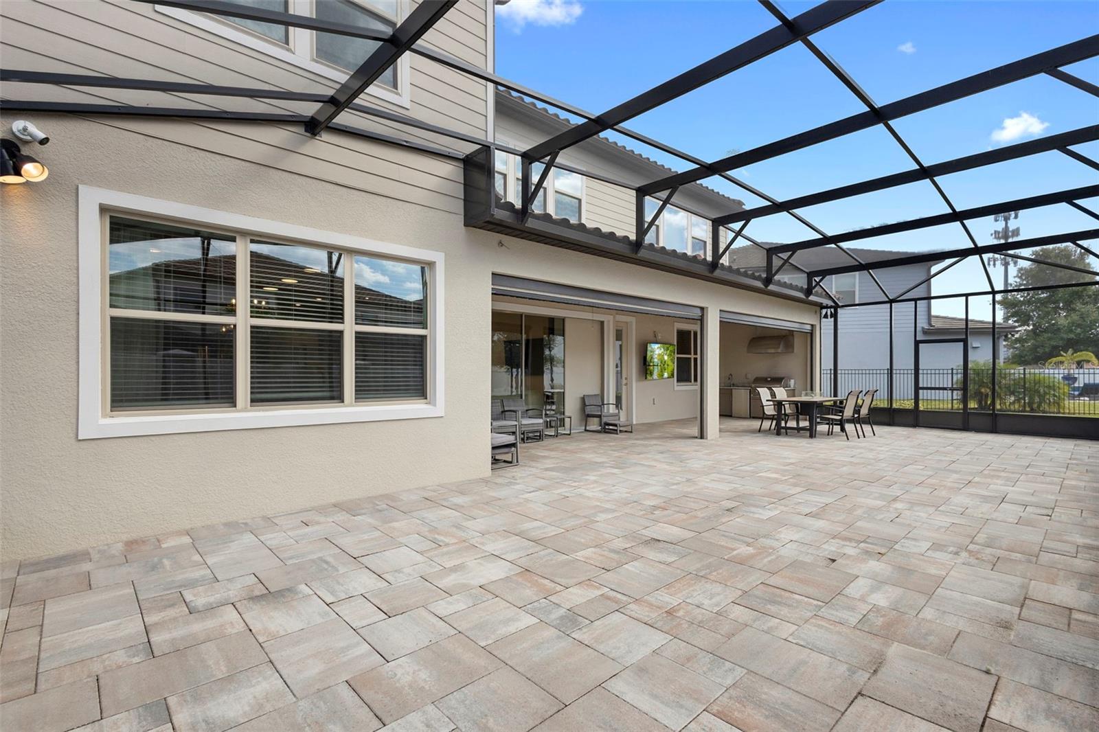 PHILLIPS GROVE TR J - Residential Lease