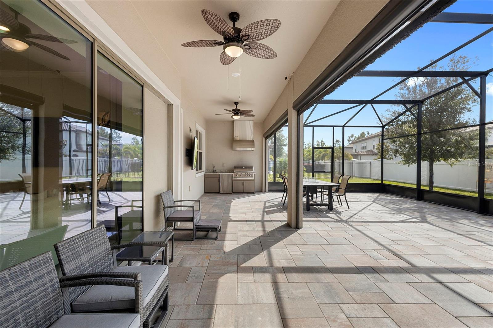 PHILLIPS GROVE TR J - Residential Lease