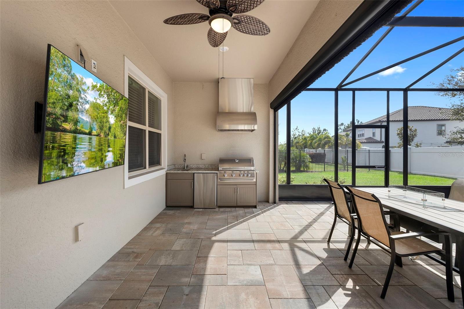 PHILLIPS GROVE TR J - Residential Lease