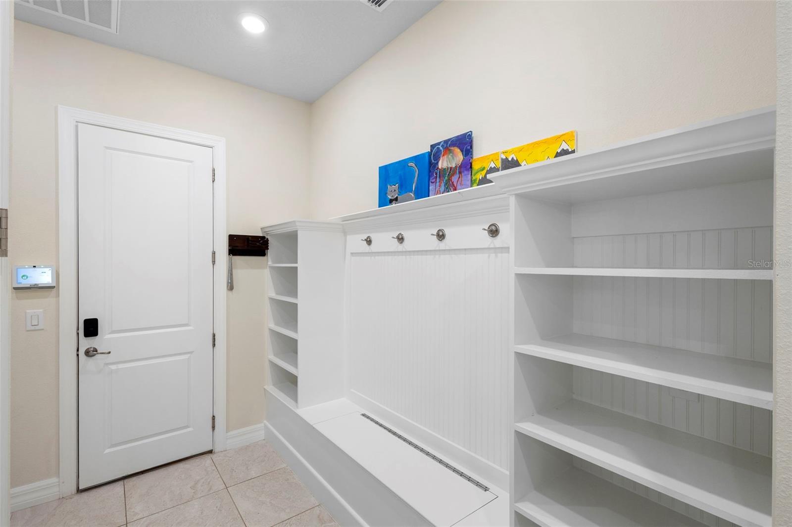 PHILLIPS GROVE TR J - Residential Lease