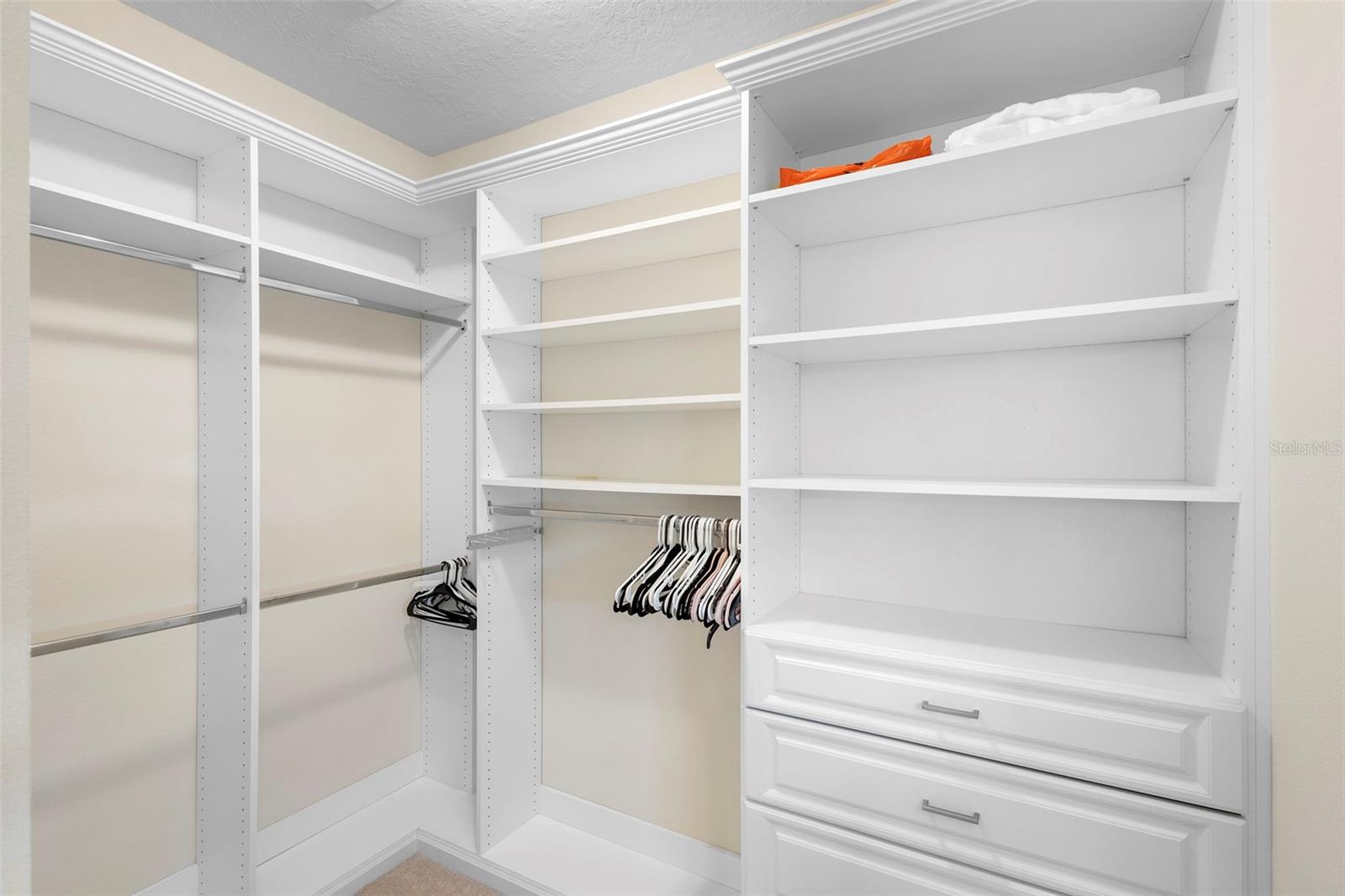 PHILLIPS GROVE TR J - Residential Lease