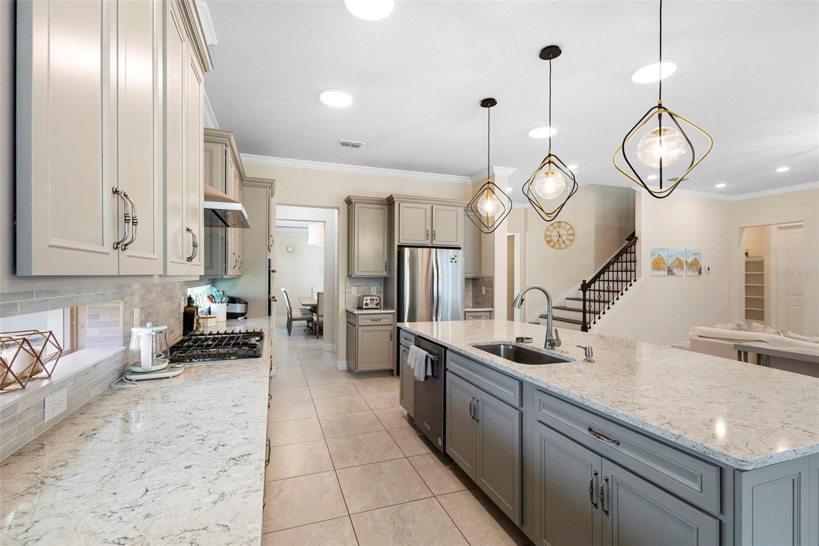 PHILLIPS GROVE TR J - Residential Lease