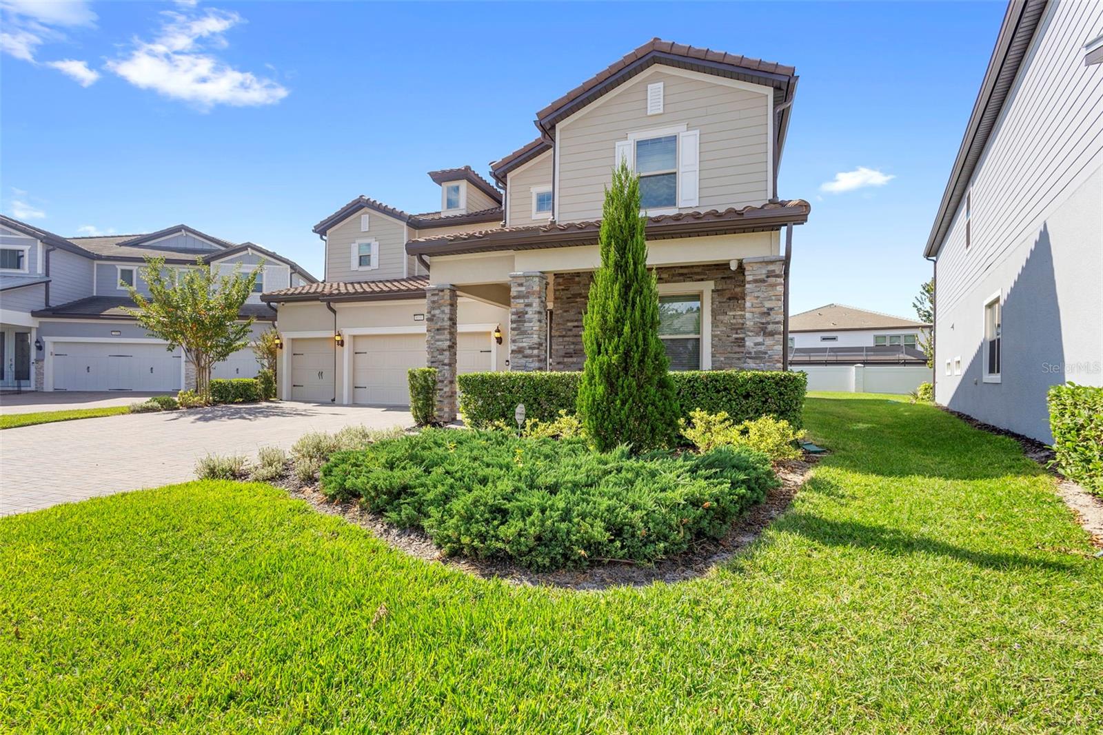 PHILLIPS GROVE TR J - Residential Lease