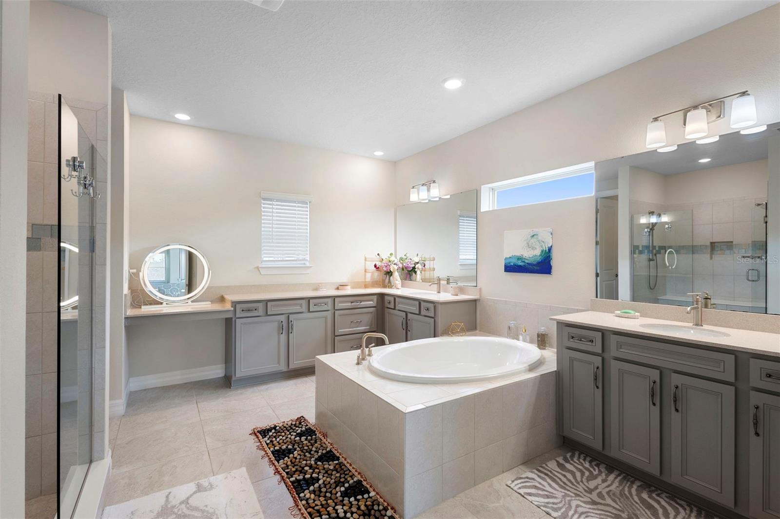 PHILLIPS GROVE TR J - Residential Lease