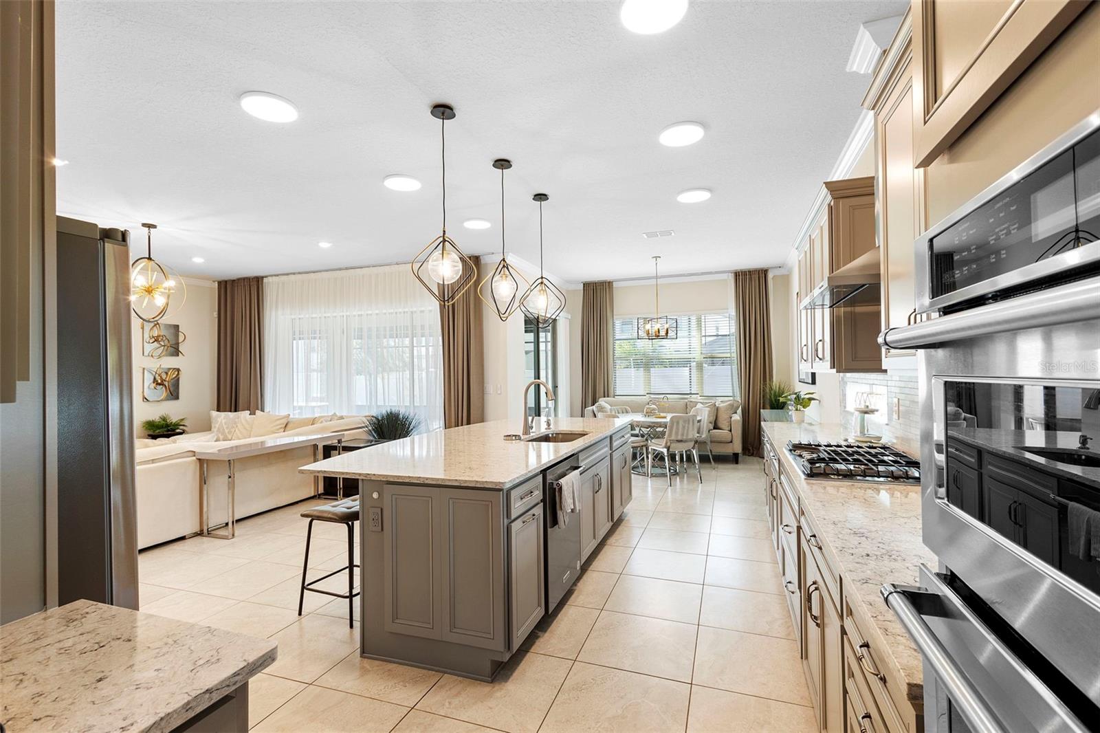 PHILLIPS GROVE TR J - Residential Lease