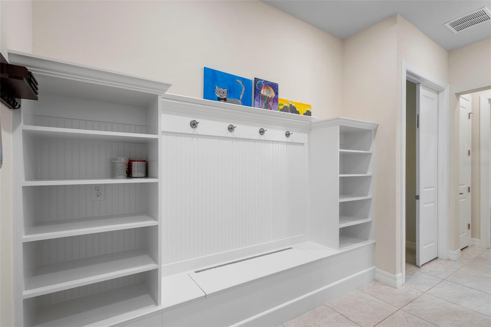 PHILLIPS GROVE TR J - Residential Lease