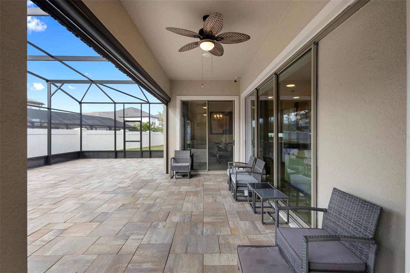 PHILLIPS GROVE TR J - Residential Lease