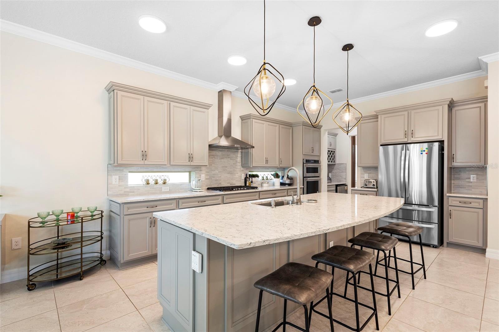 PHILLIPS GROVE TR J - Residential Lease