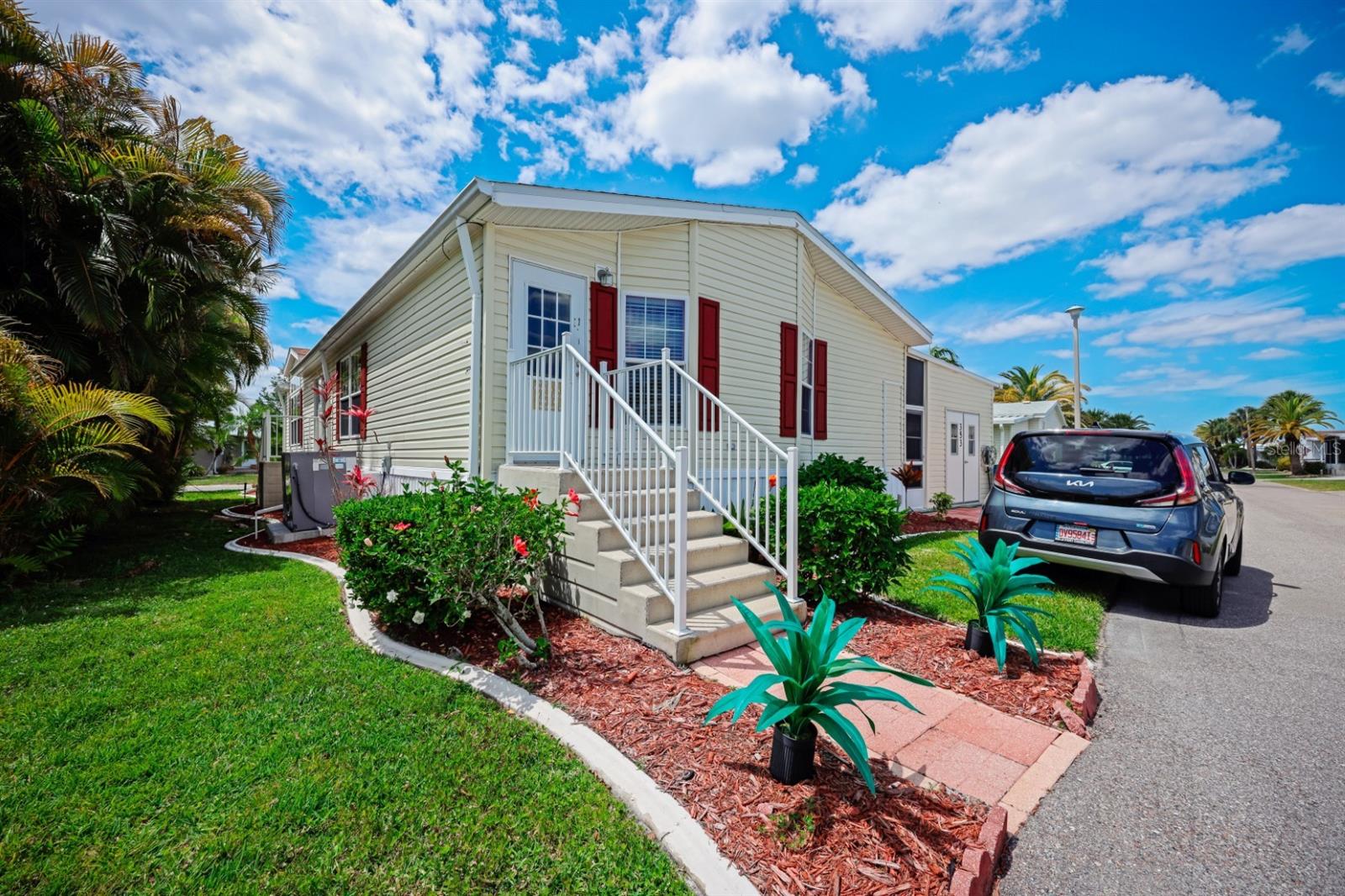 MAPLE LEAF ESTATES - Residential