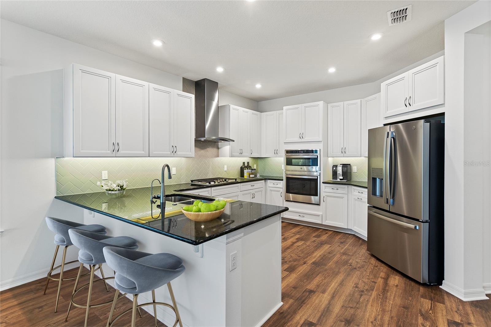 2604 PINNACLE