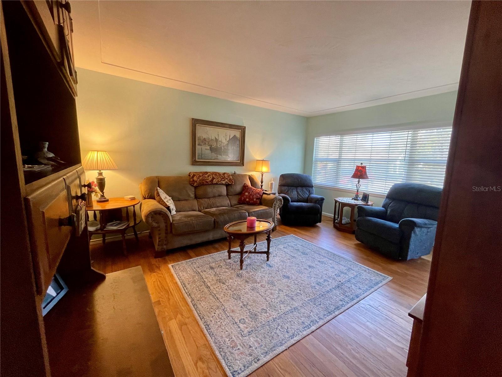 DELAND E 01/2 BLK 117 - Residential