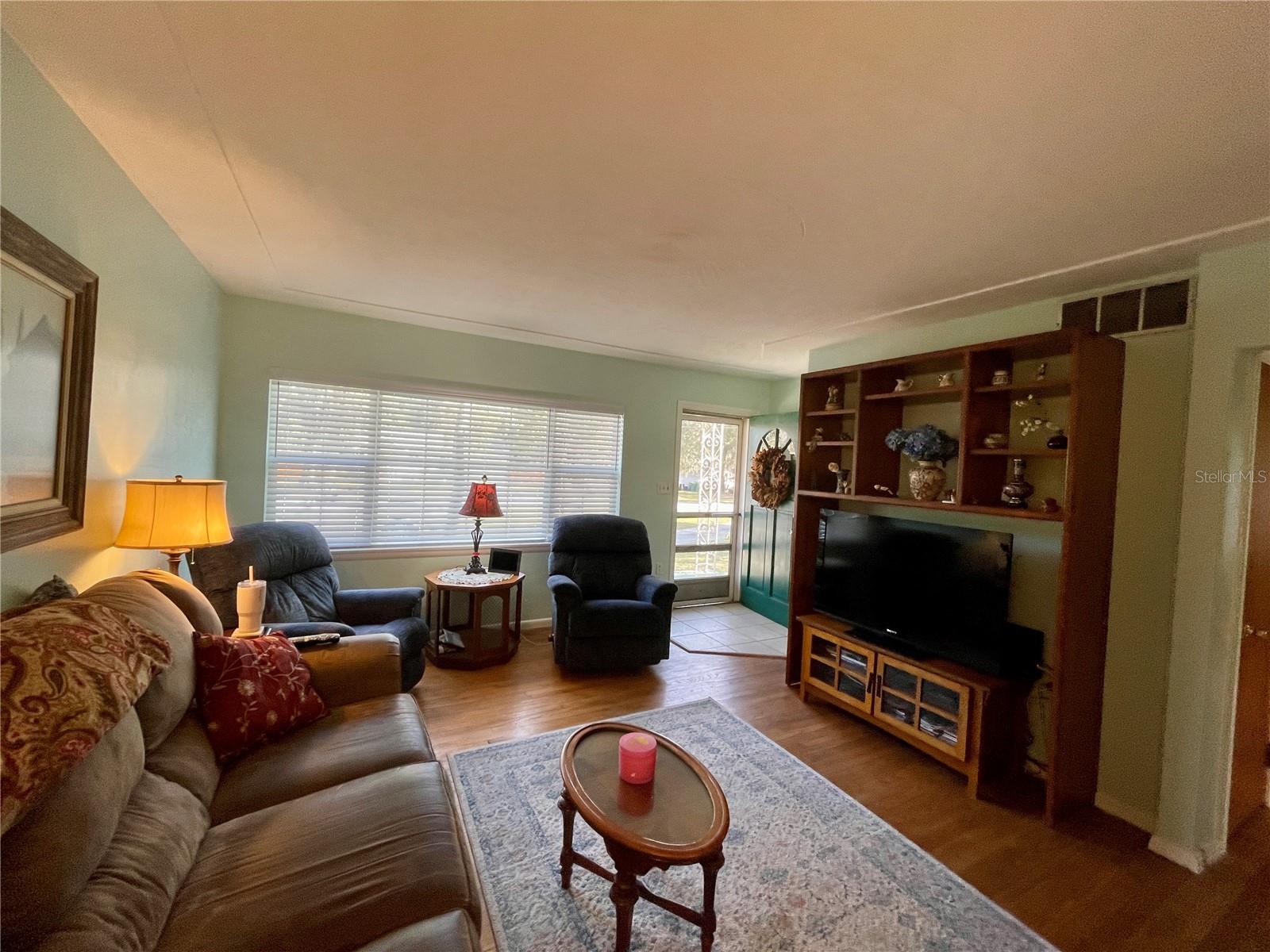 DELAND E 01/2 BLK 117 - Residential