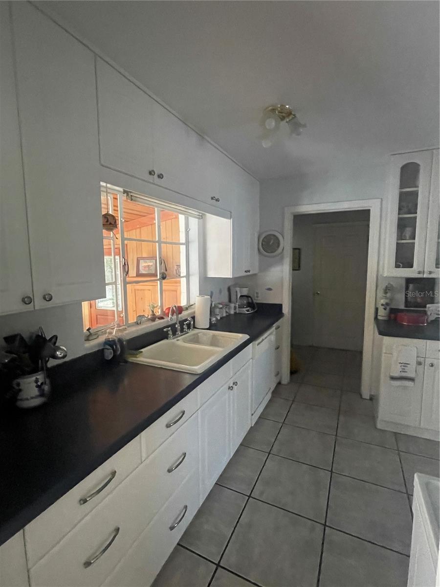 DELAND E 01/2 BLK 117 - Residential