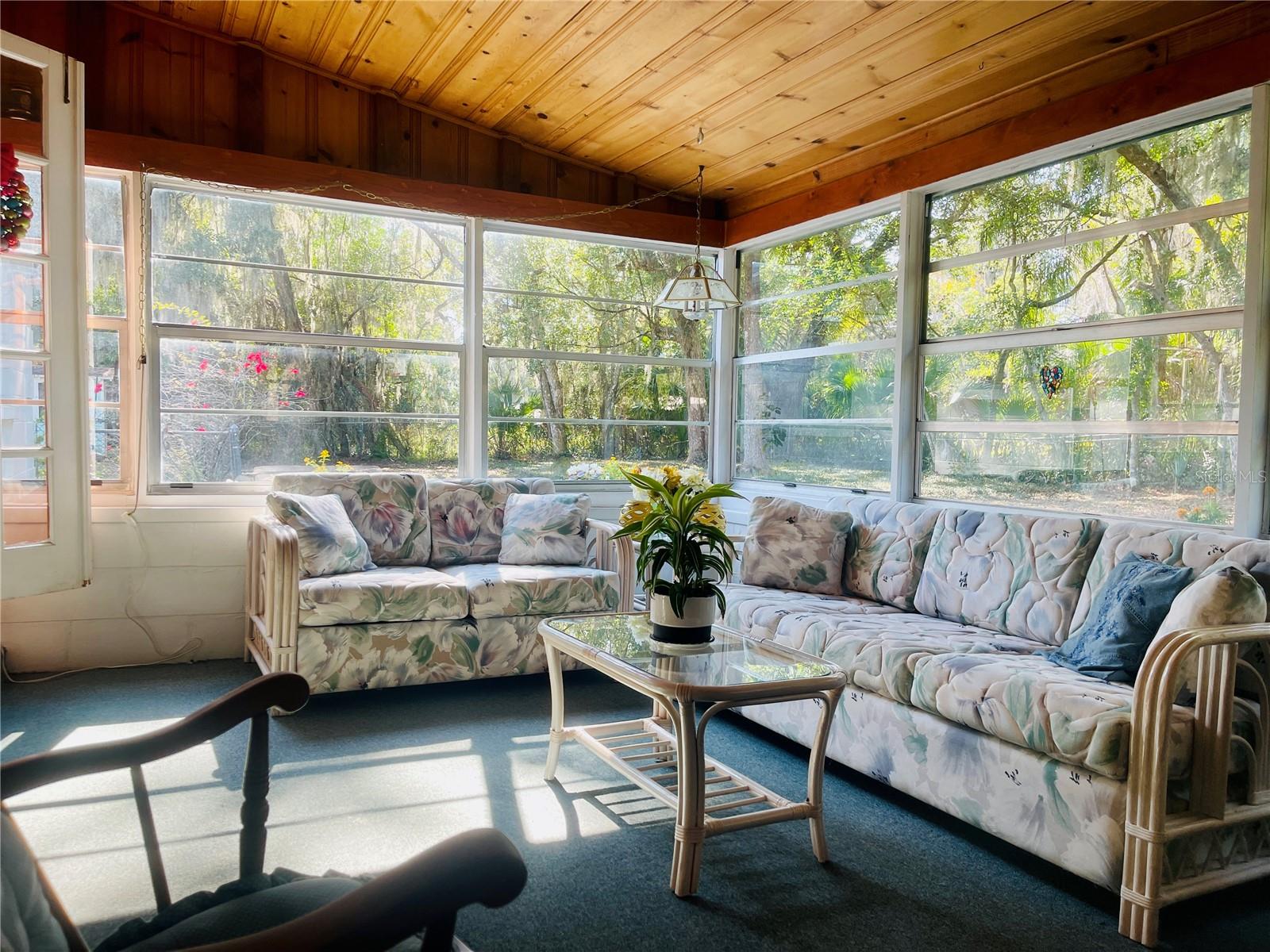 DELAND E 01/2 BLK 117 - Residential