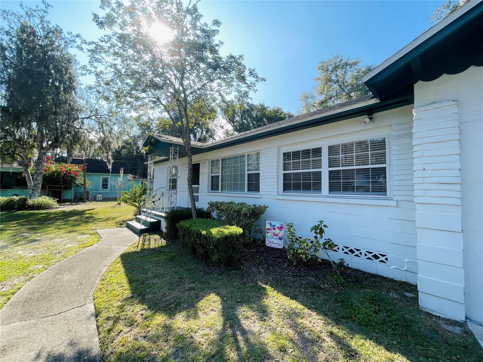 DELAND E 01/2 BLK 117 - Residential