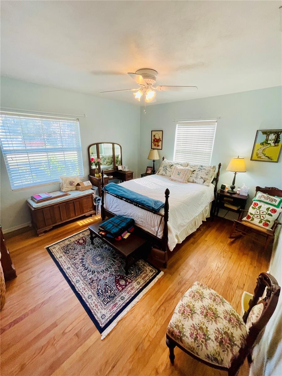 DELAND E 01/2 BLK 117 - Residential