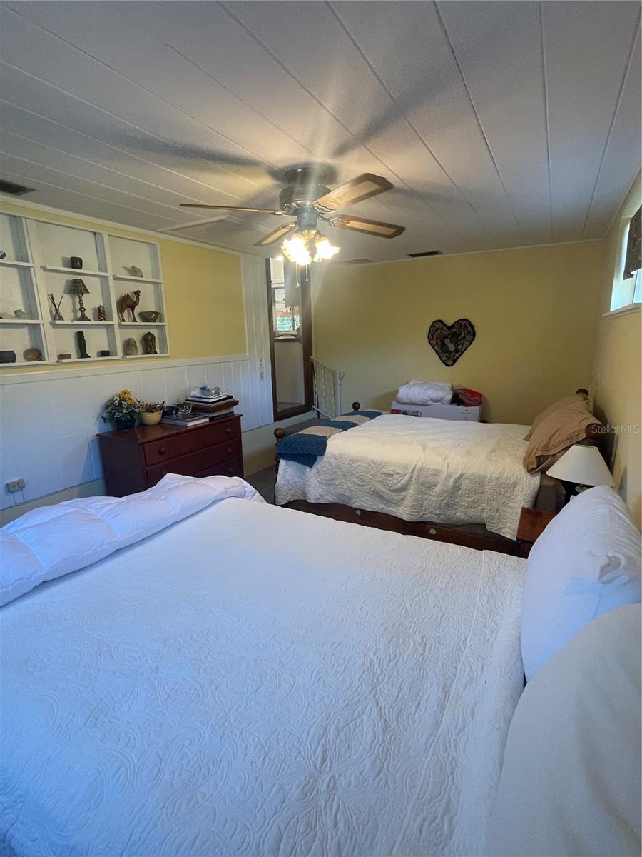 DELAND E 01/2 BLK 117 - Residential