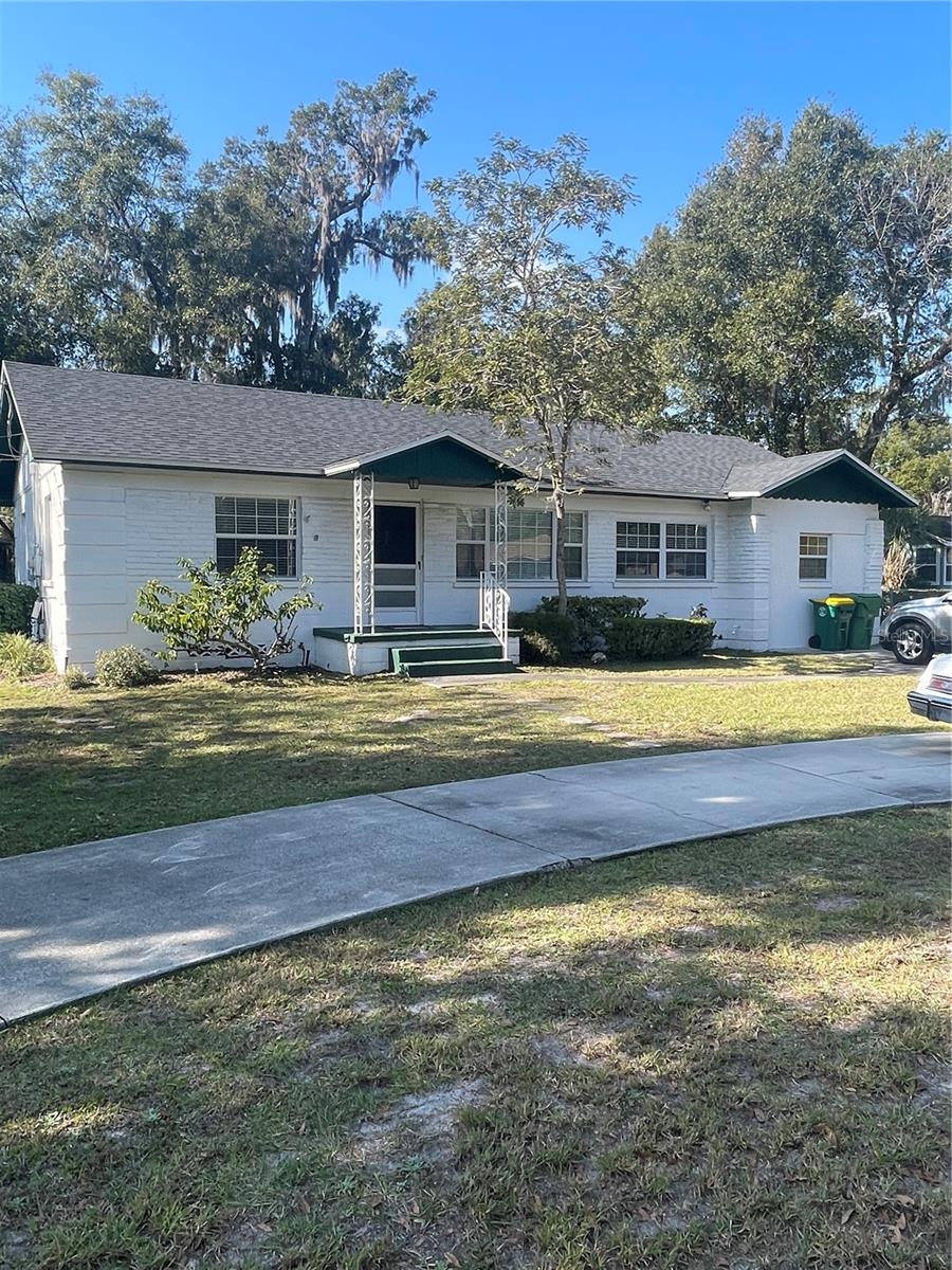 DELAND E 01/2 BLK 117 - Residential