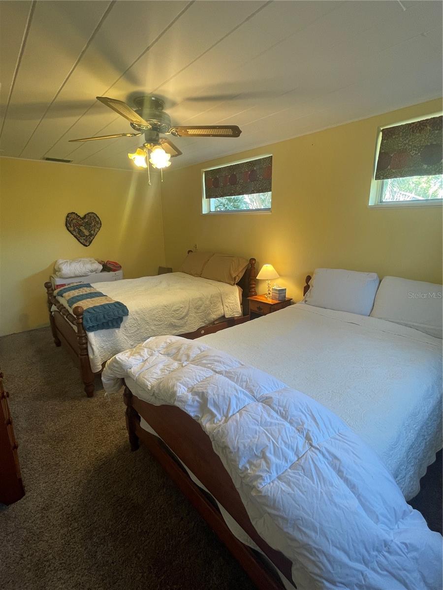 DELAND E 01/2 BLK 117 - Residential