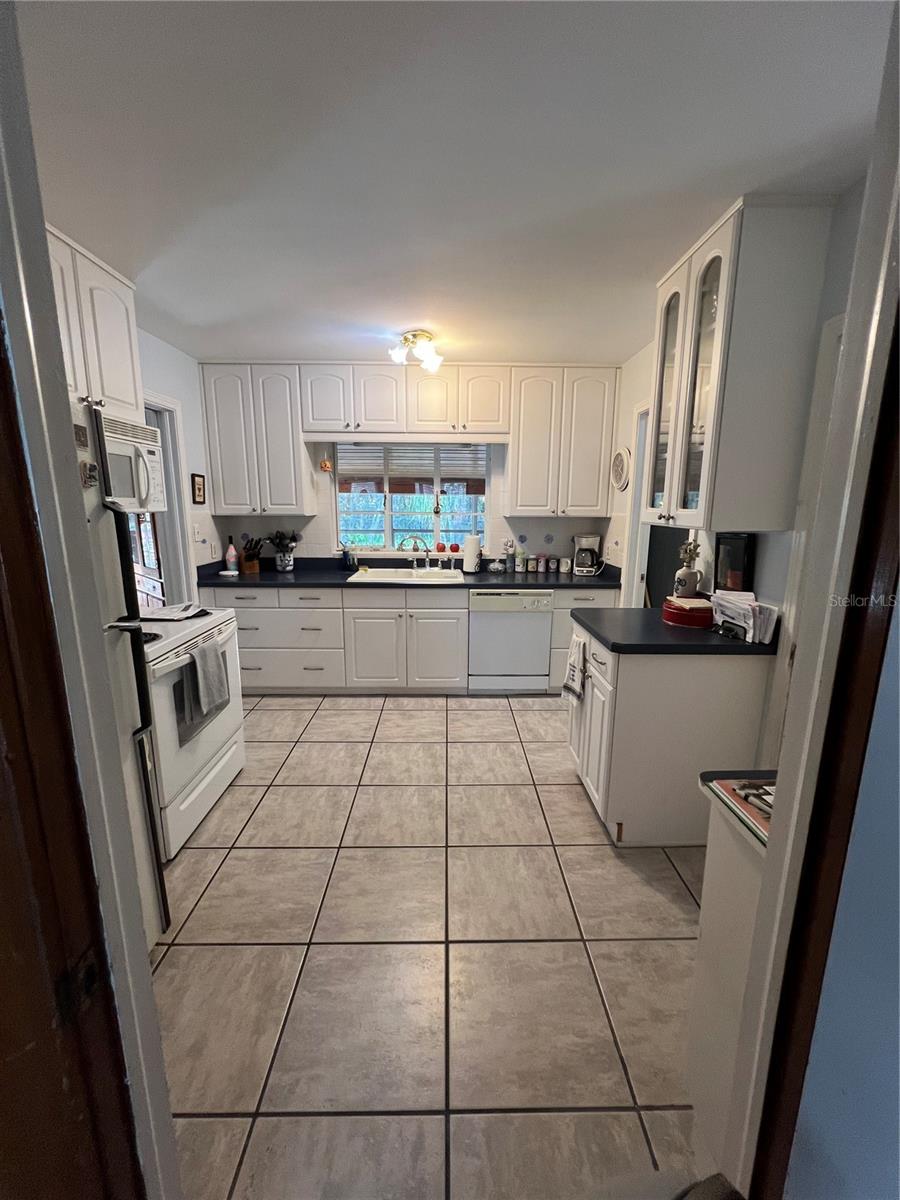 DELAND E 01/2 BLK 117 - Residential