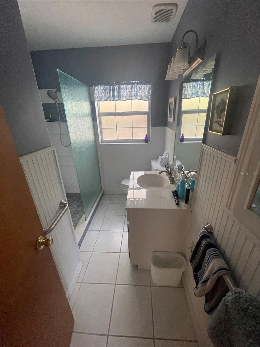 DELAND E 01/2 BLK 117 - Residential