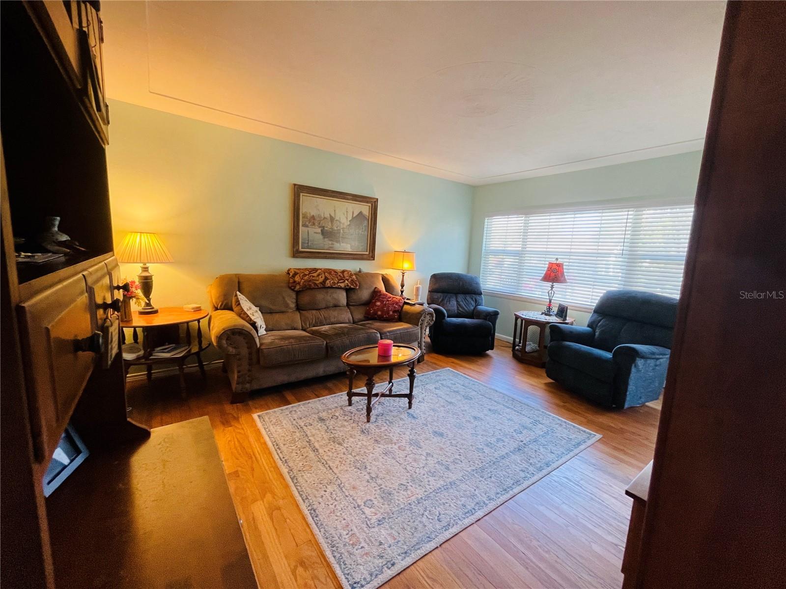 DELAND E 01/2 BLK 117 - Residential