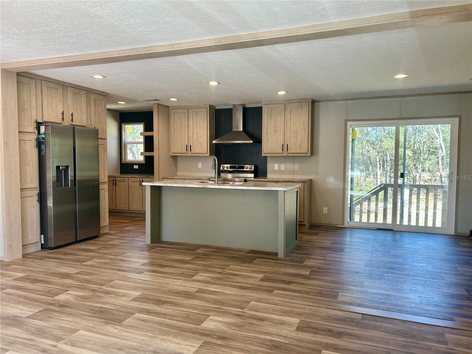 UNIVERSITY ESTATES - Residential