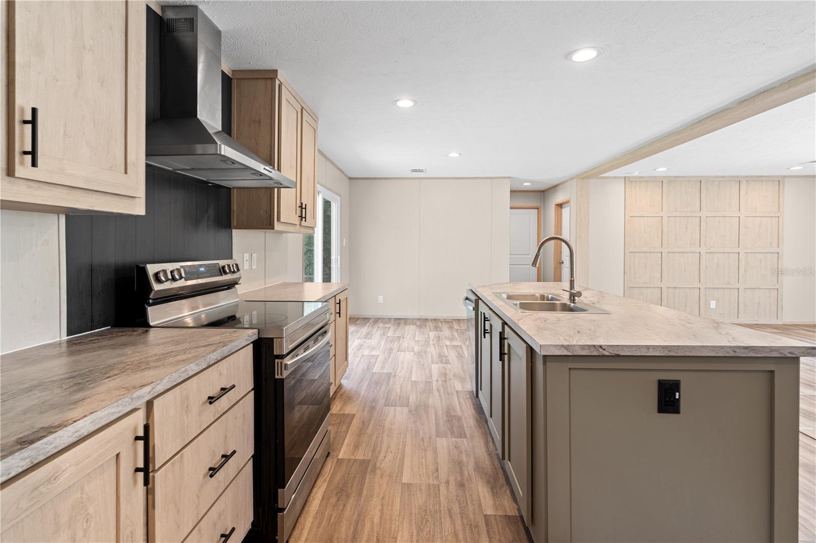 UNIVERSITY ESTATES - Residential