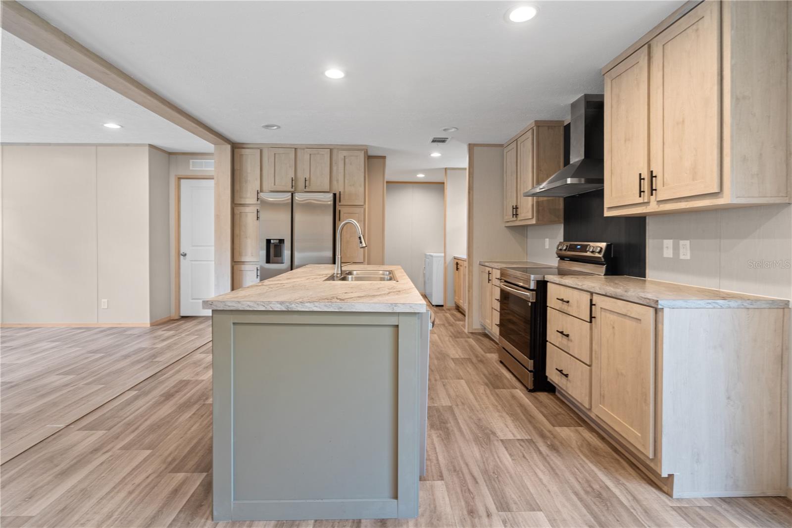 UNIVERSITY ESTATES - Residential