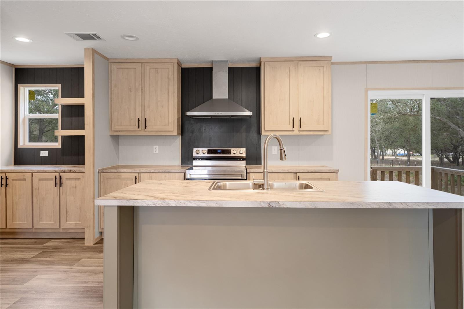 UNIVERSITY ESTATES - Residential