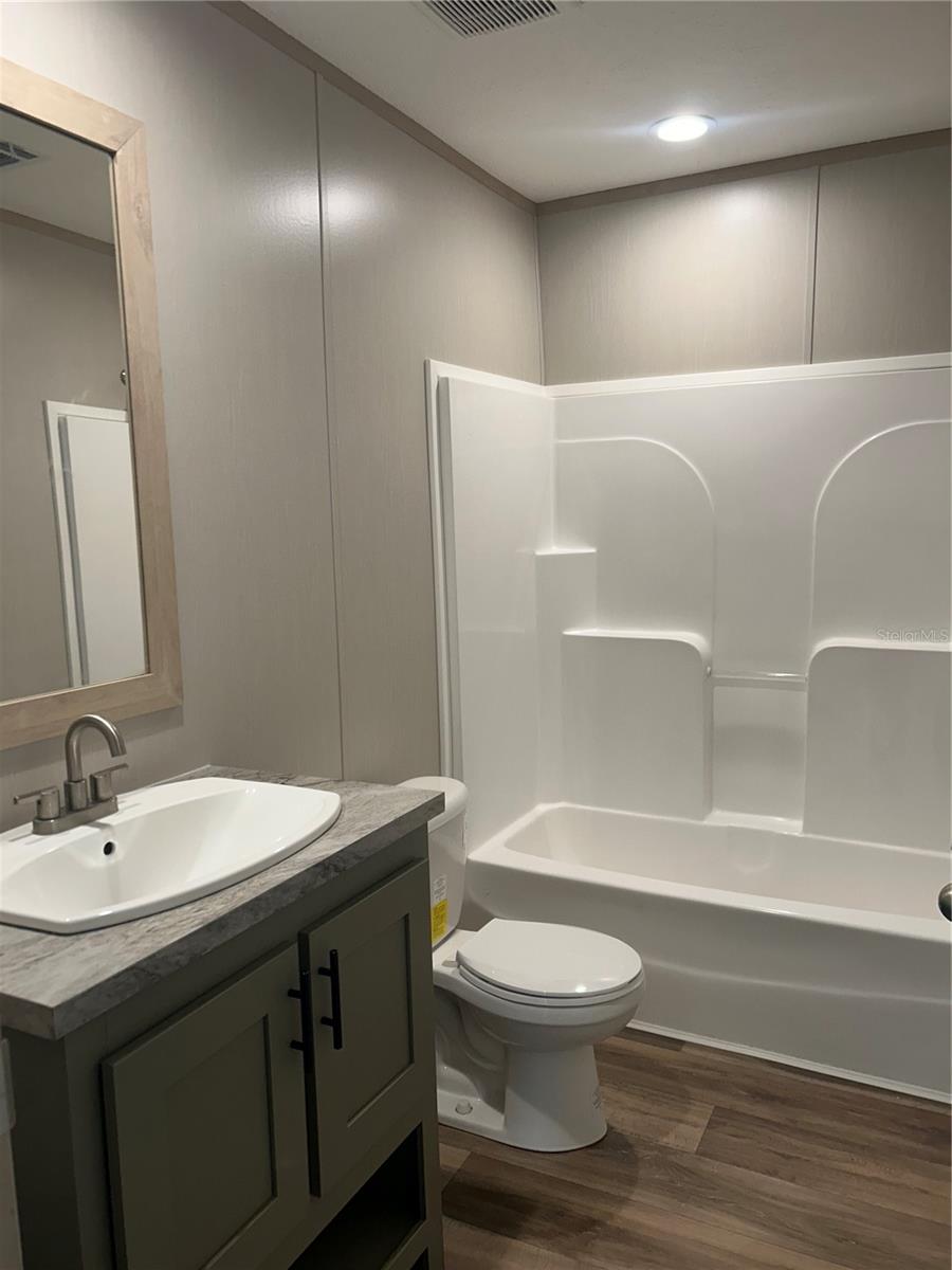 UNIVERSITY ESTATES - Residential