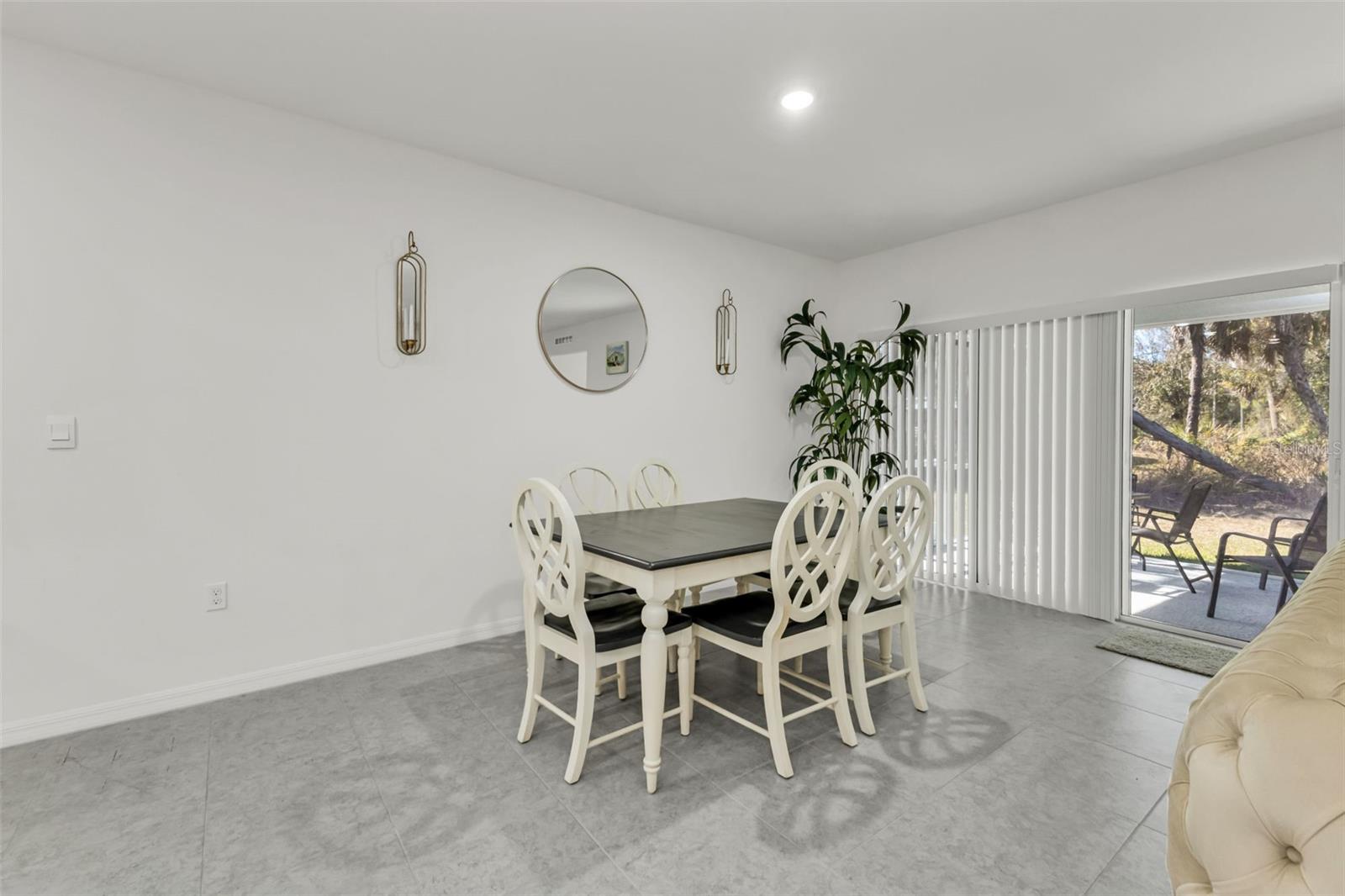 1570 - PORT CHARLOTTE SUB 24 - Residential