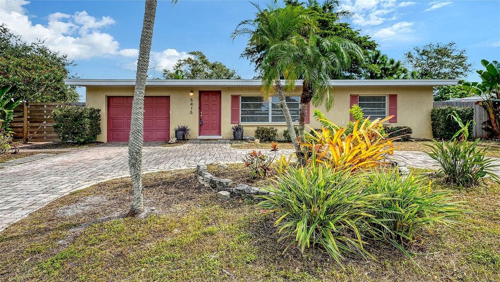 Photo of 5415 4th Street Court E, Bradenton, FL 34203 (MLS # A4667655)