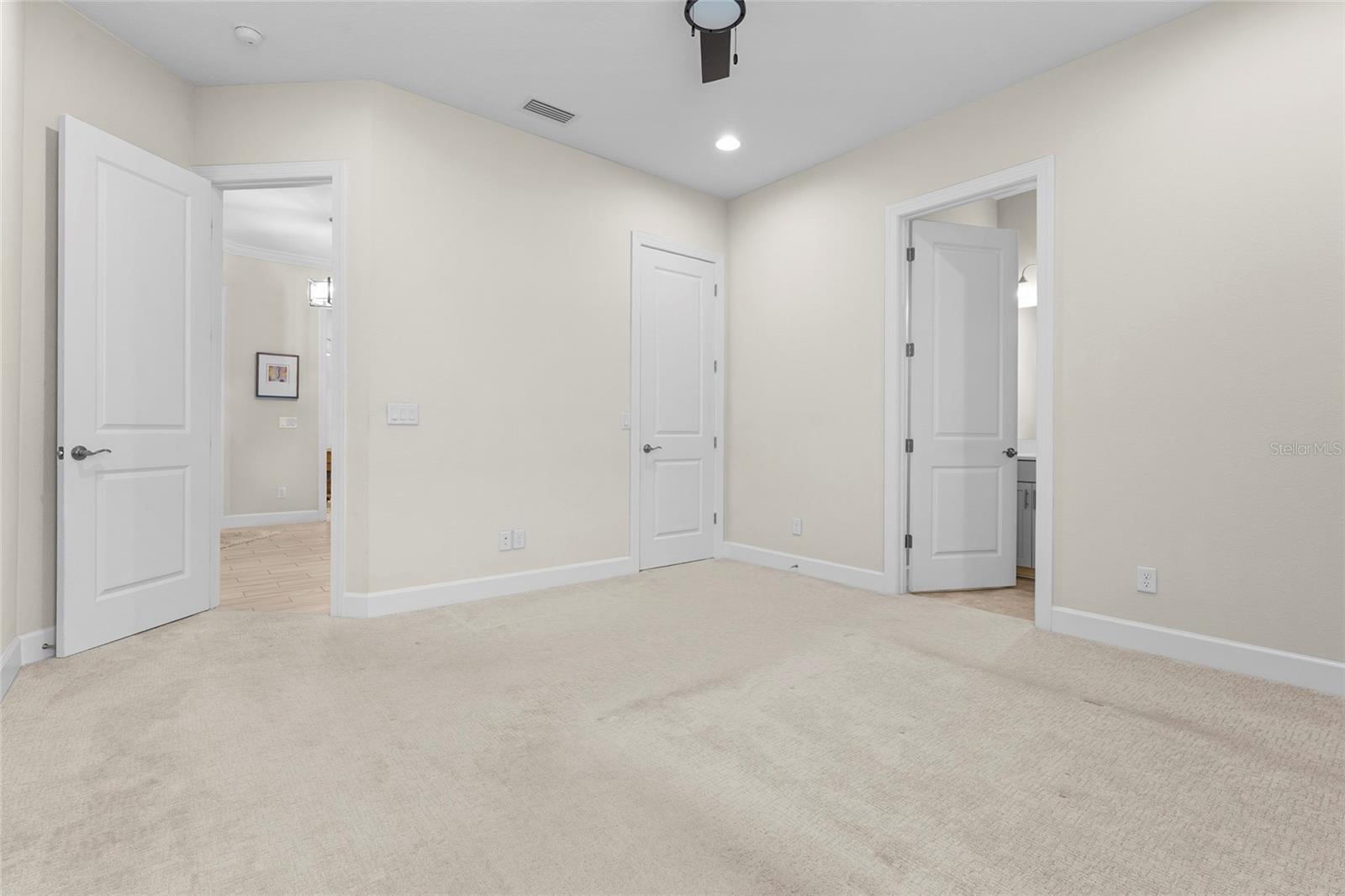 ESPLANADE PH VI - Residential