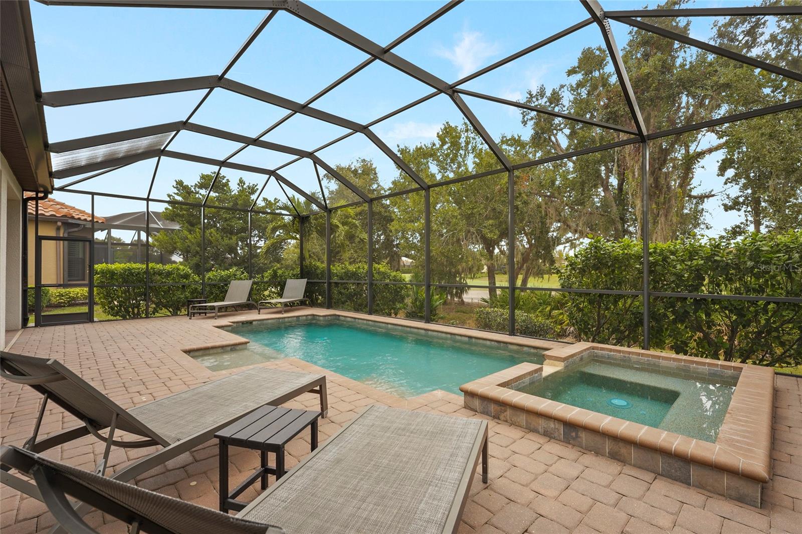 ESPLANADE PH VI - Residential