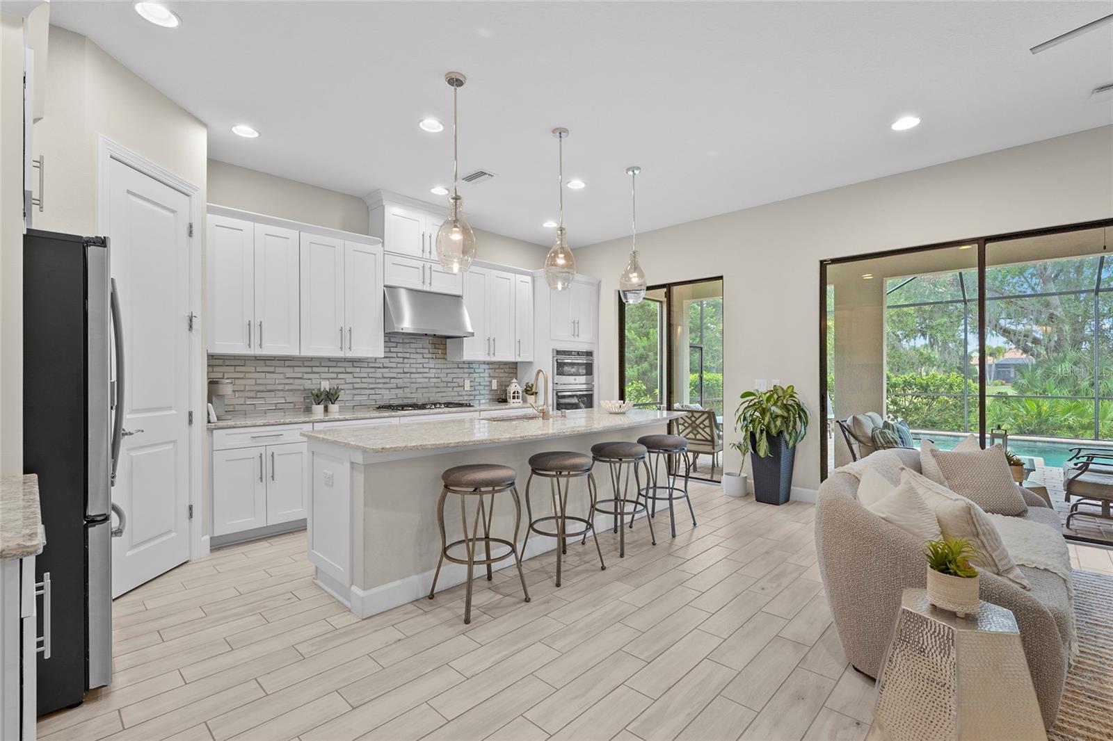 ESPLANADE PH VI - Residential