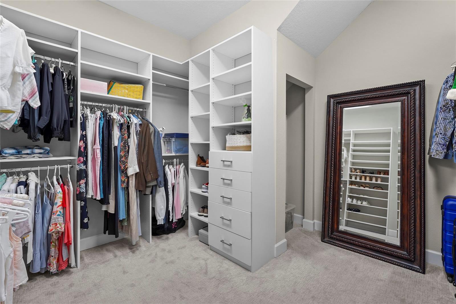 ESPLANADE PH VI - Residential