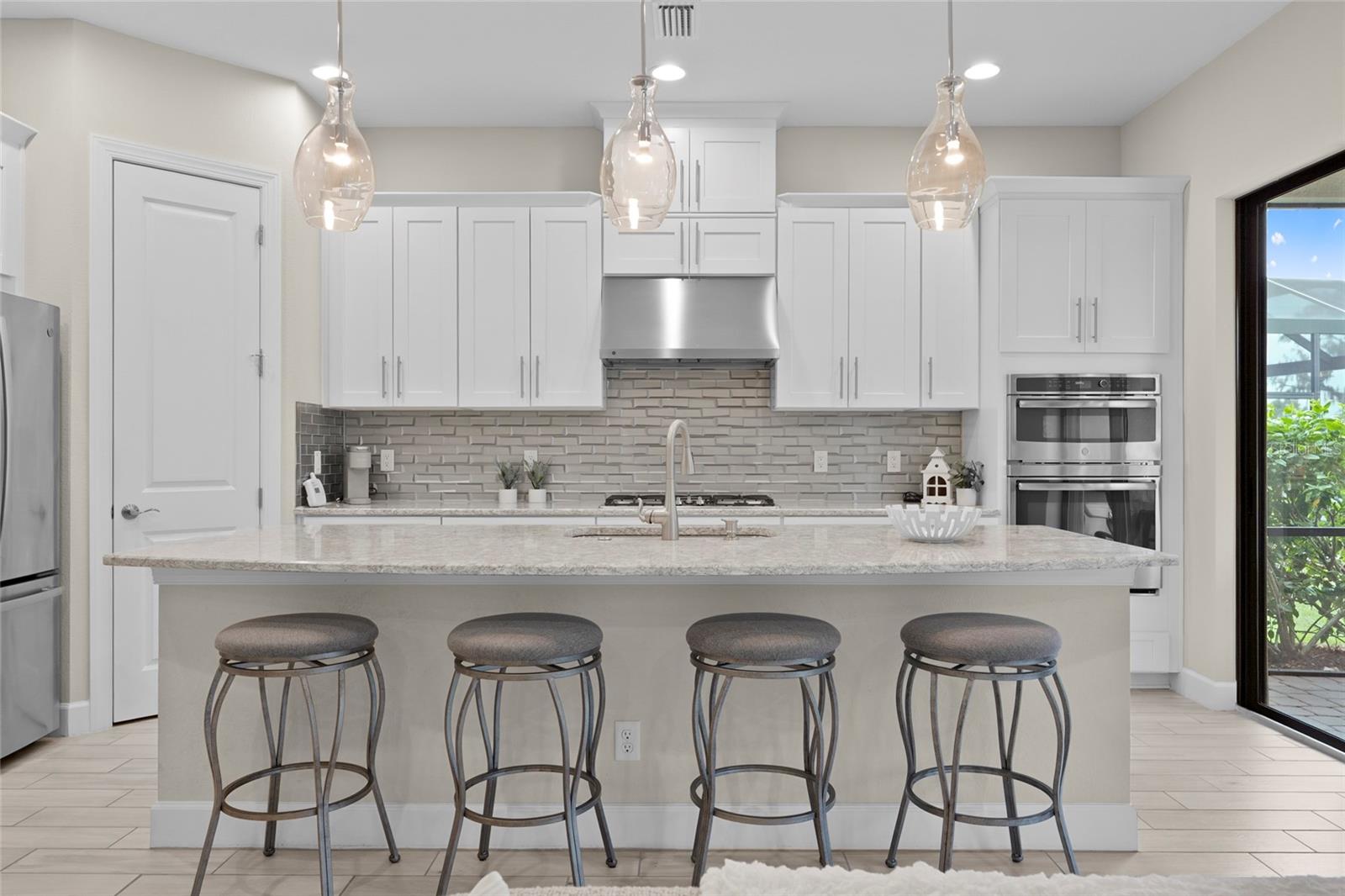 ESPLANADE PH VI - Residential