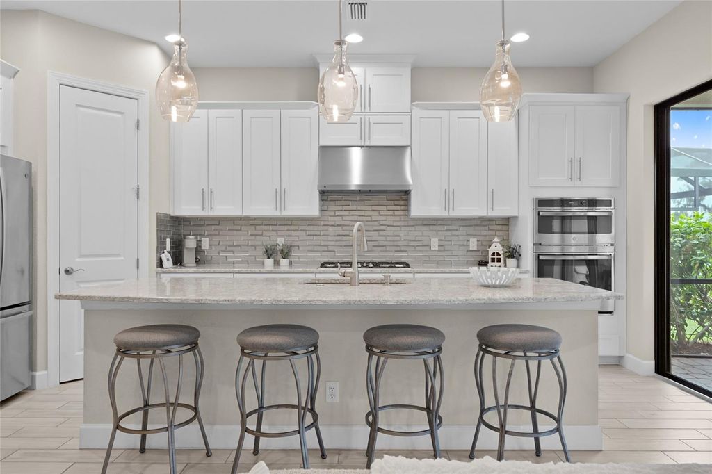 Photo of 13902 Messina Loop, Bradenton, FL 34211 (MLS # A4670793)