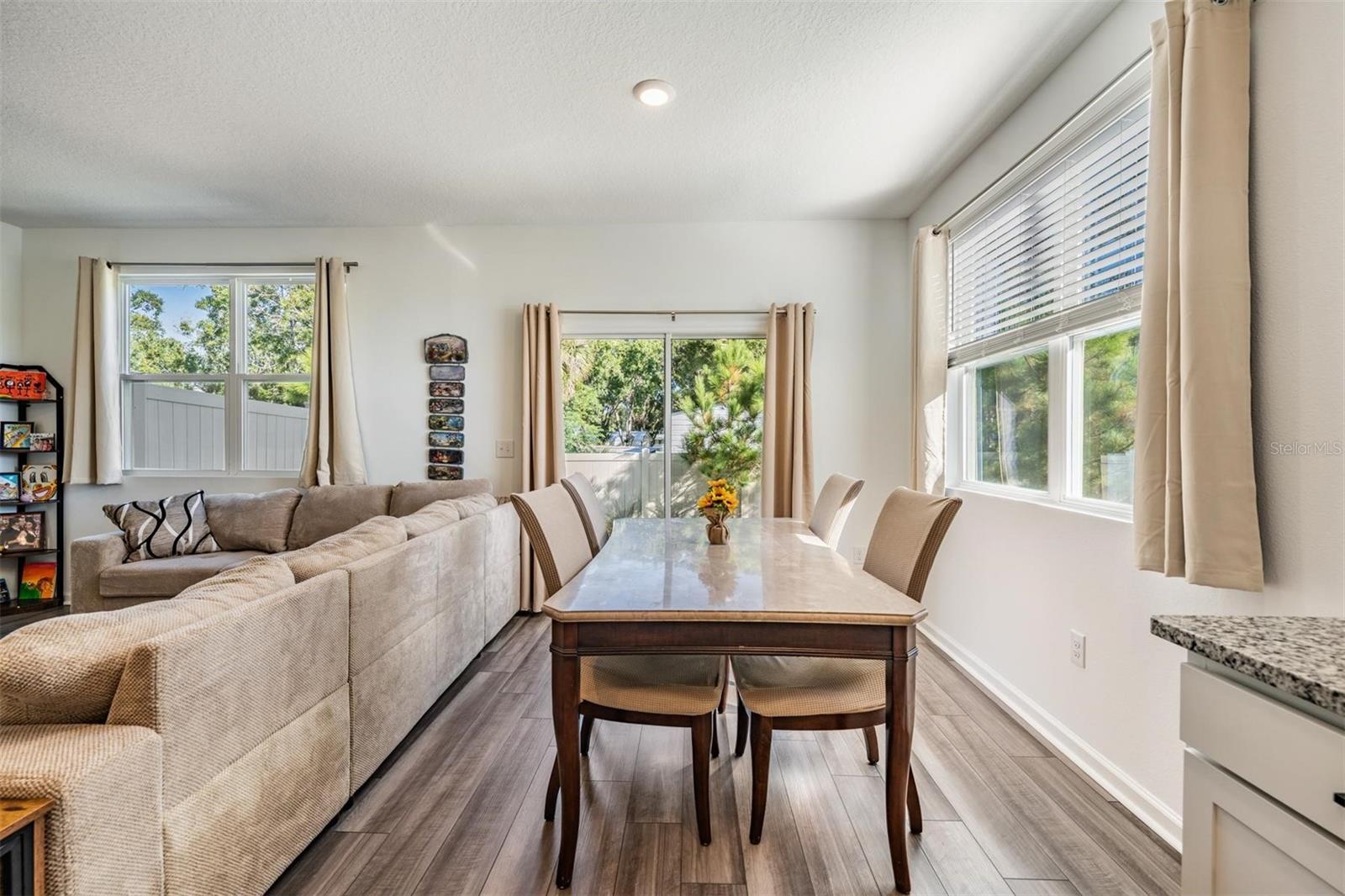 DUG CRK TWNHMS - Residential