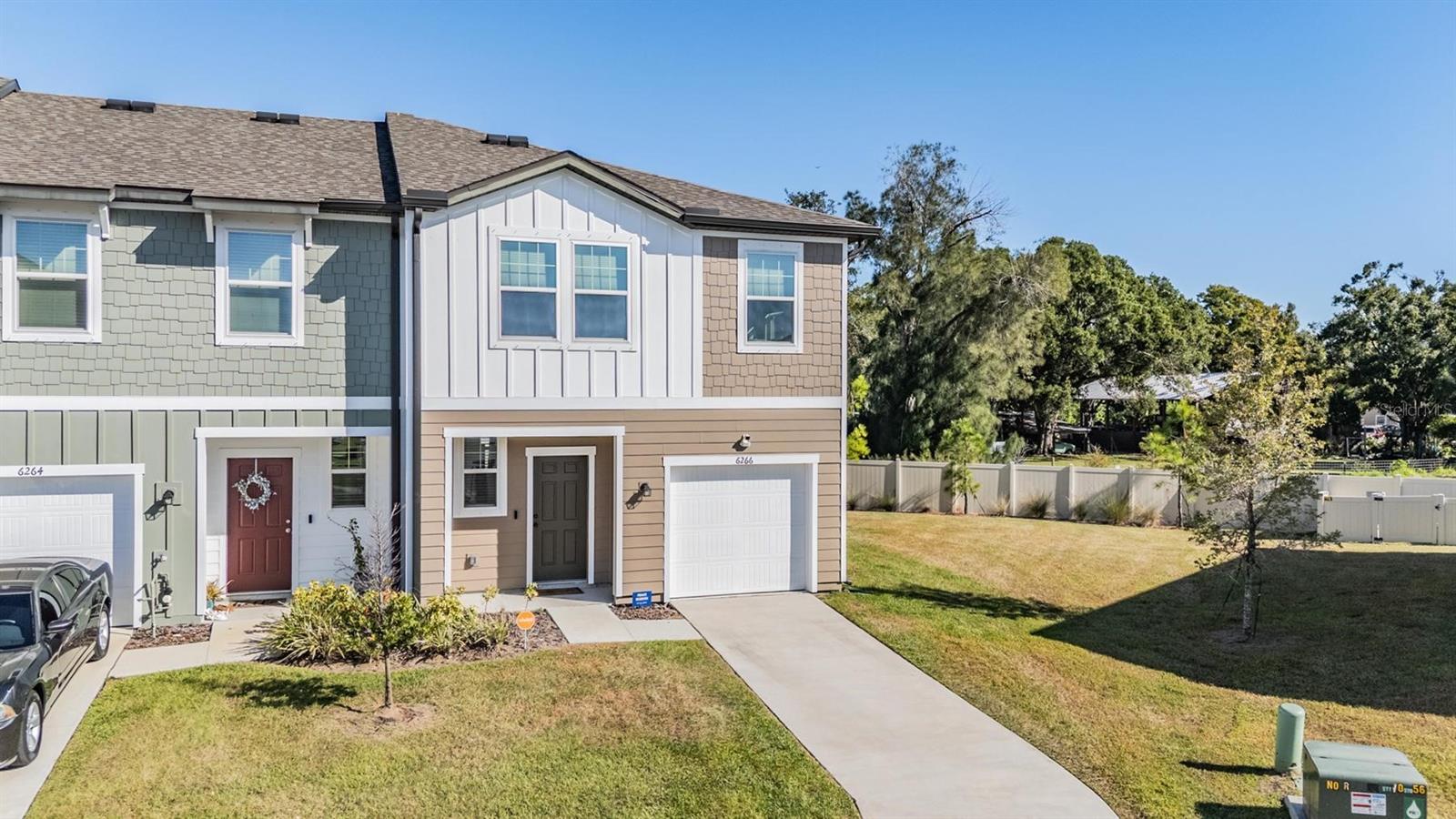 DUG CRK TWNHMS - Residential