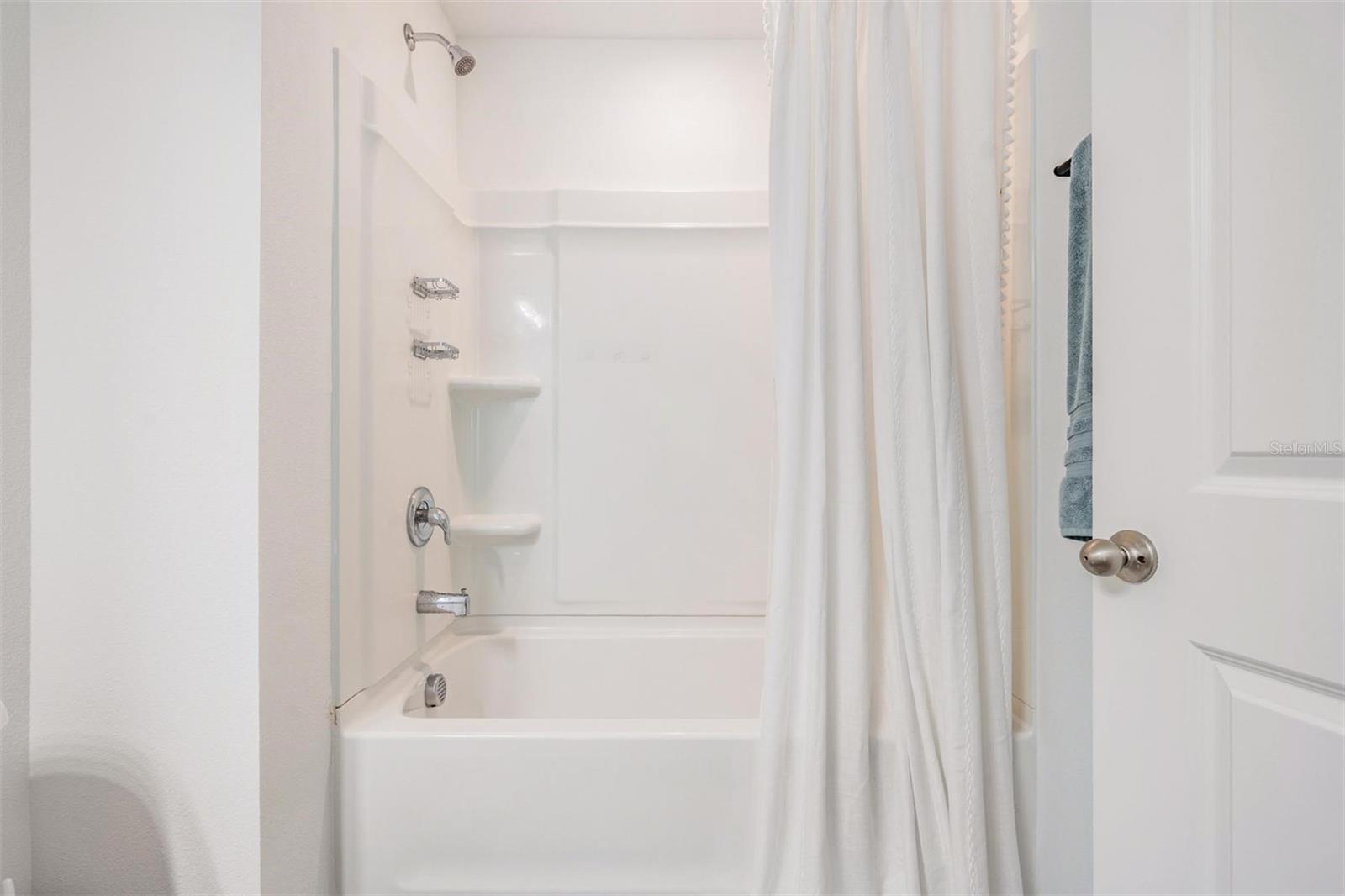 DUG CRK TWNHMS - Residential