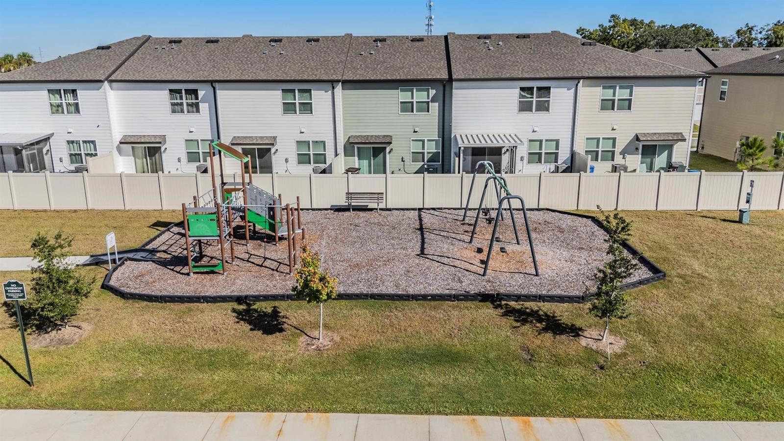 DUG CRK TWNHMS - Residential