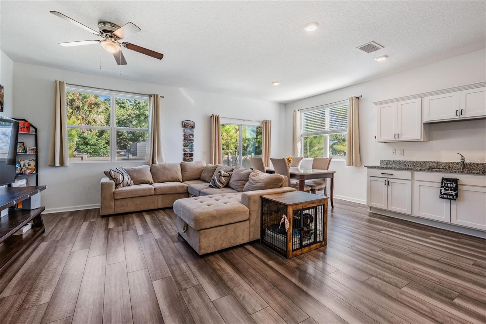 DUG CRK TWNHMS - Residential